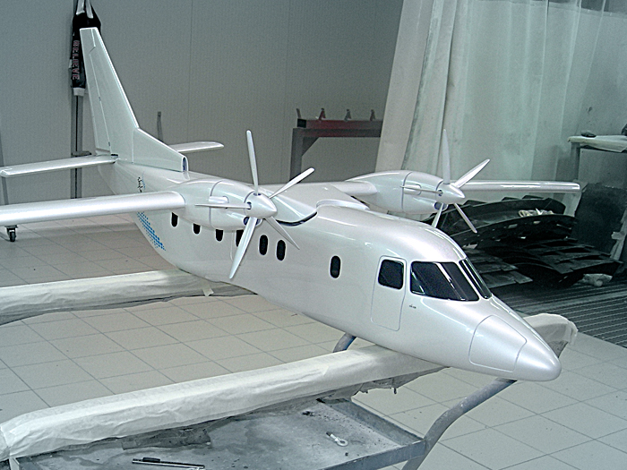 modello di aereo verniciato